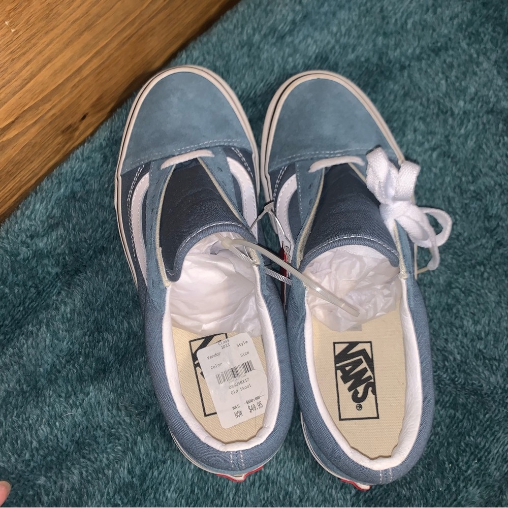 Vans - Picture 3 of 7